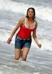 priyamani-sexy-pictures-from-the-beach-10