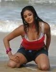 priyamani-sexy-pictures-from-the-beach-2