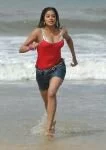 priyamani-sexy-pictures-from-the-beach-6